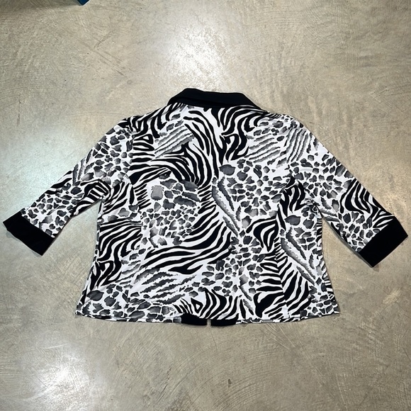 VINTAGE Bantry Bay By Tina Camato Black White Grey Animal Print Zip Up Blouse 3W - Picture 7 of 8